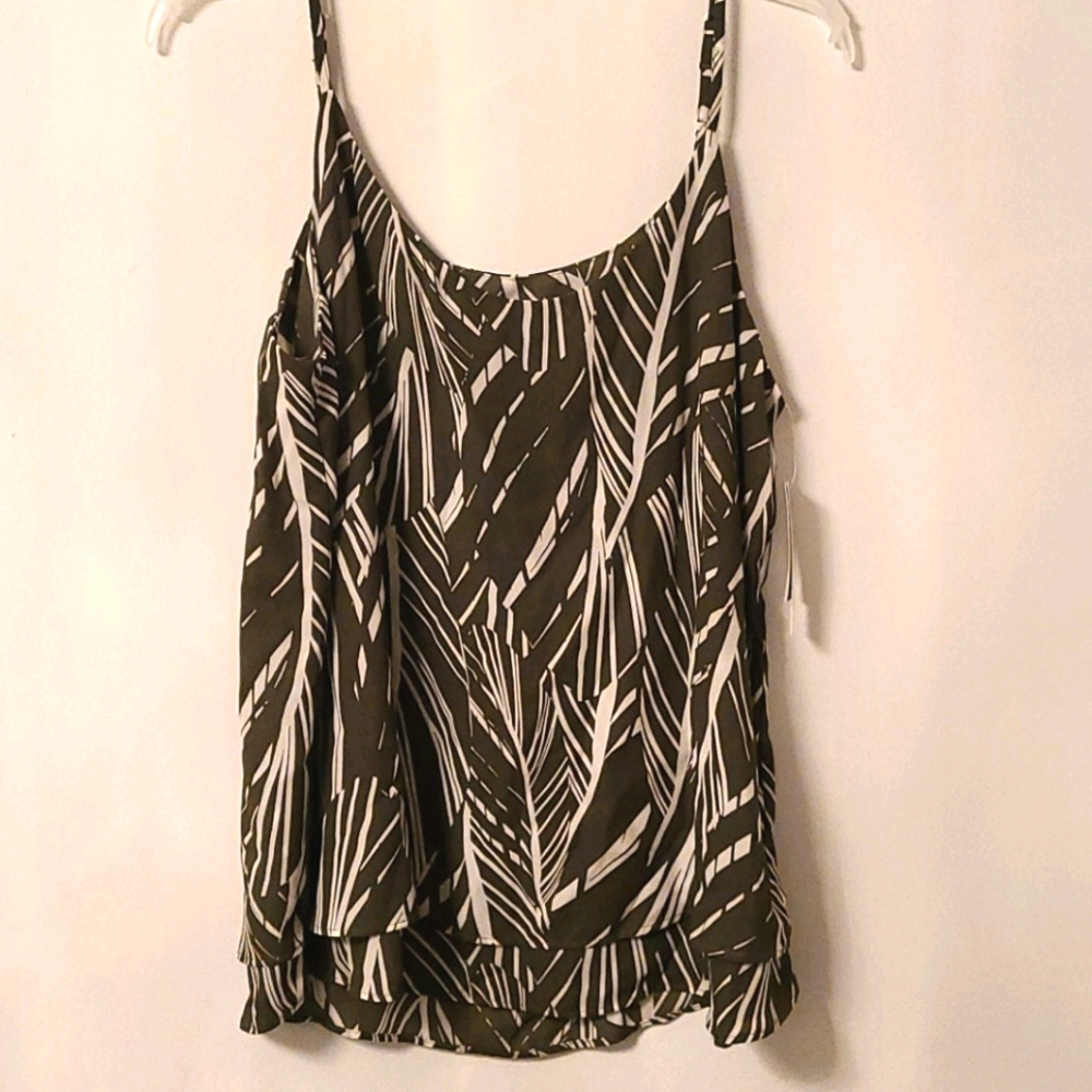 NWT Zac & Rachel Olive green & white tiered tank.